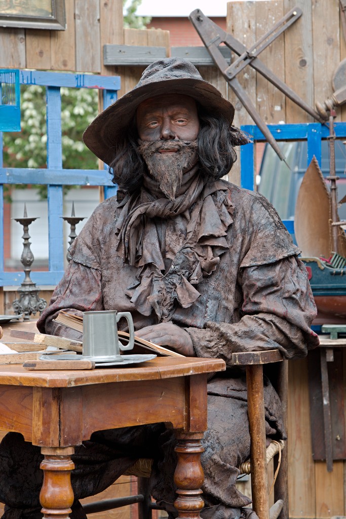 living statue lommel levend standbeeld evenement event festival festiviteit kunst art straatkunst streetart artiest beeld beeldhouwwerk sculpture sculptuur